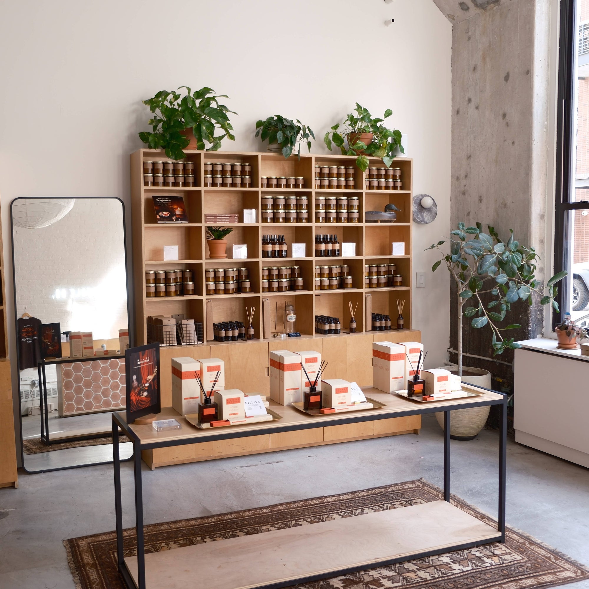 Teakwood &amp; Tobacco - 7.2 oz Standard Soy Candle